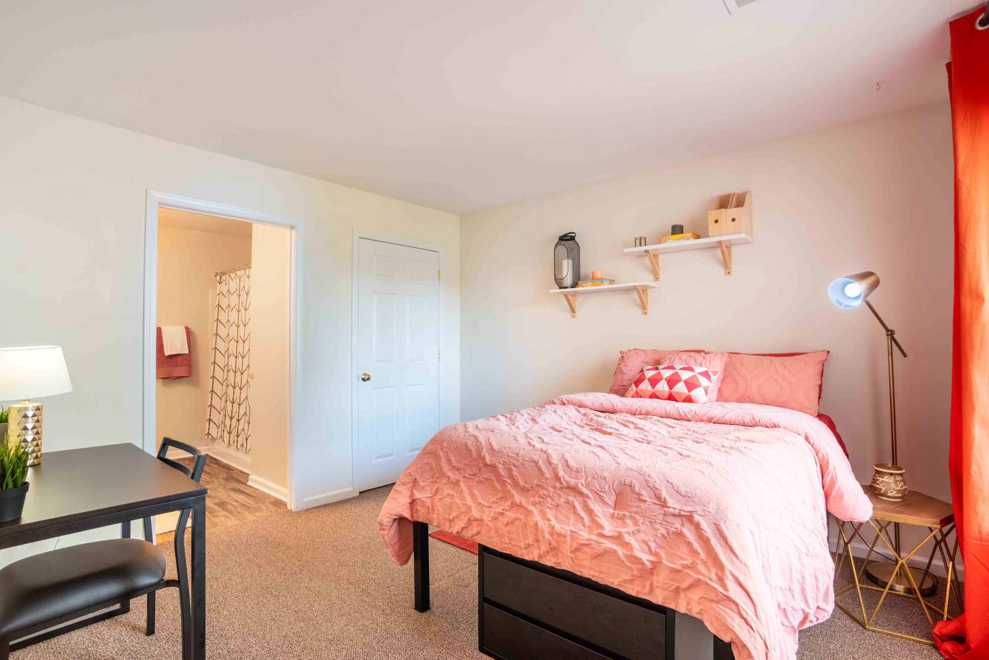 Latitude 49 bedroom